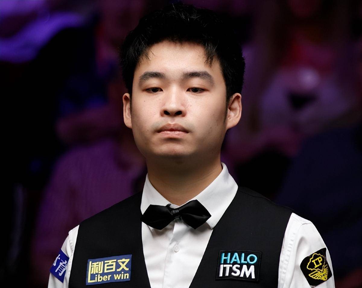 但他身边的 但他身边的