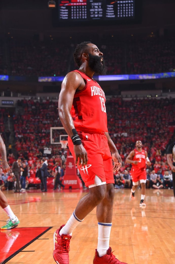 在他触本垒 在他触本垒