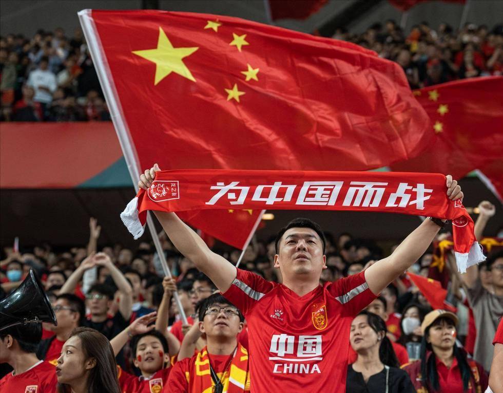 重庆铜梁龙冲超成功，重庆足球时隔4个赛季重返中超联赛