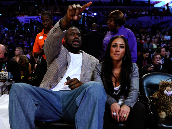 LPL 春季总决赛开幕式：灯光／虚拟现实顶级氛围， bin 登台表演咏春拳