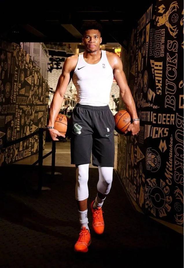 维护赛场秩 维护赛场秩